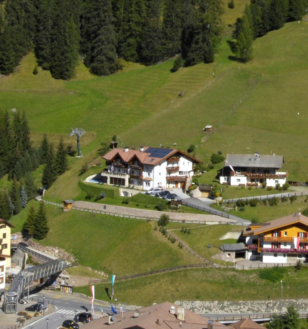 Garni La Tambra Hotell Selva di Val Gardena Eksteriør bilde