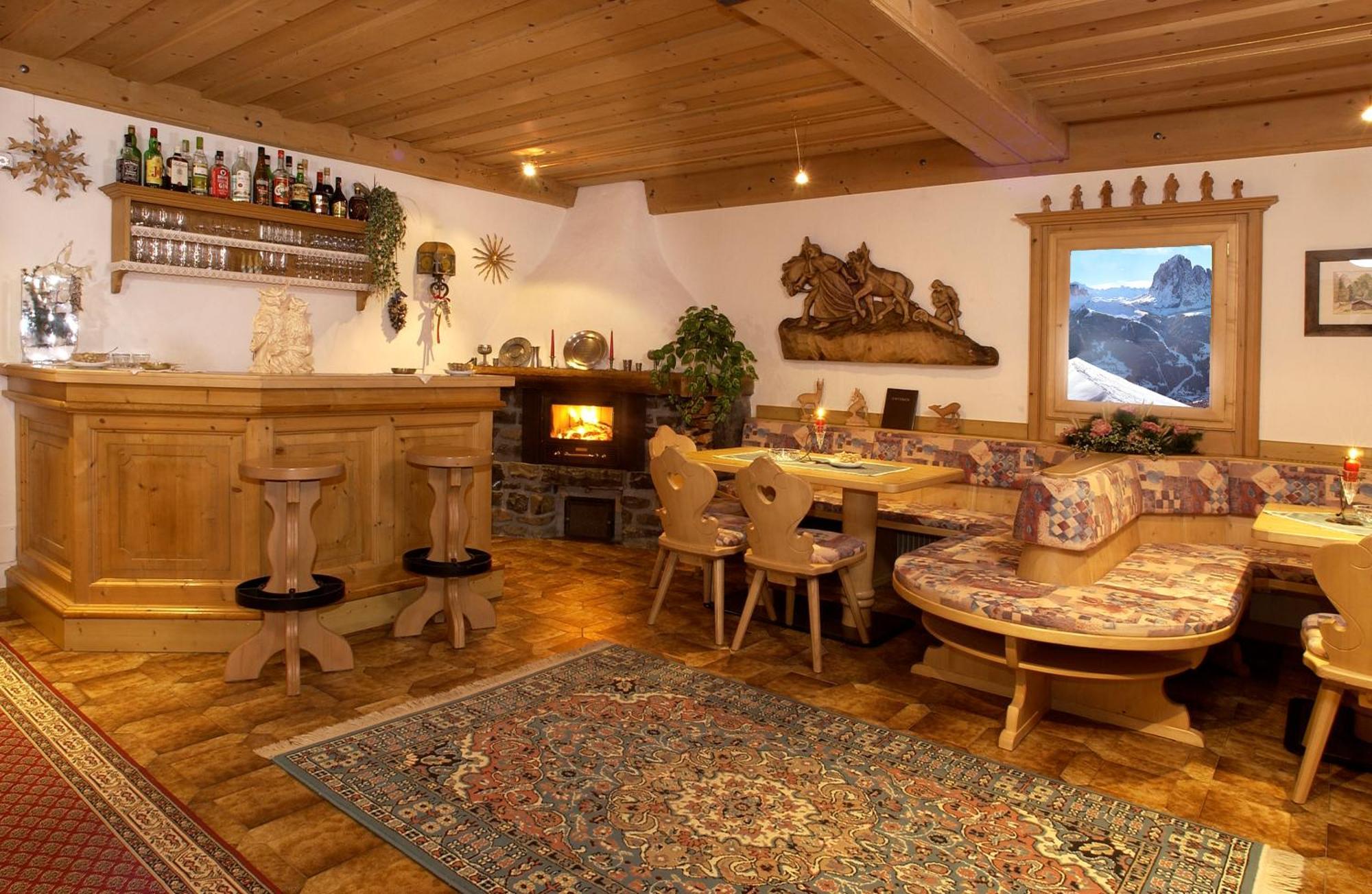 Garni La Tambra Hotell Selva di Val Gardena Eksteriør bilde